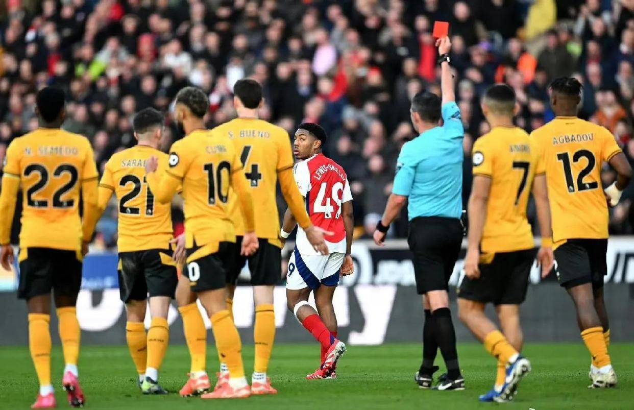 bob体育官网-包含阿森纳客场战平狼队，保留争夺欧冠资格的可能性的词条