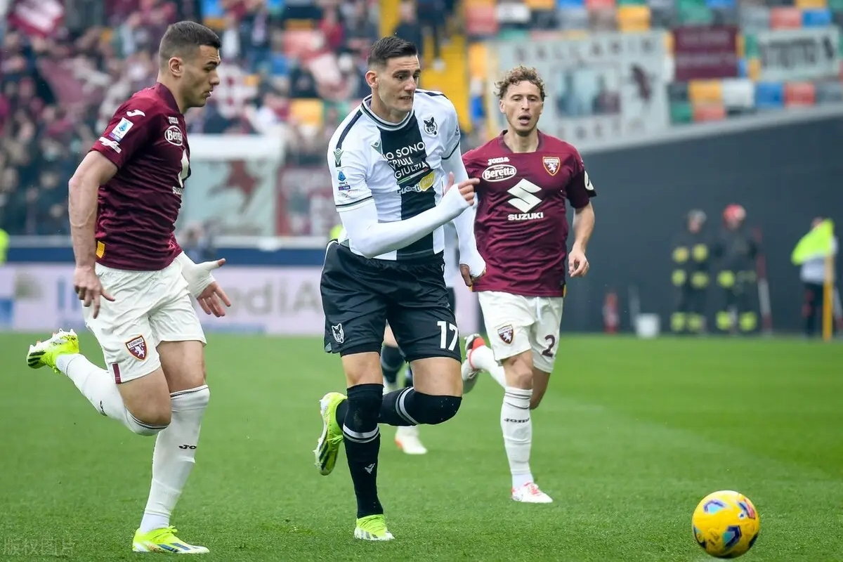 bob体育-精彩绝伦！两支势均力敌的球队对决的简单介绍