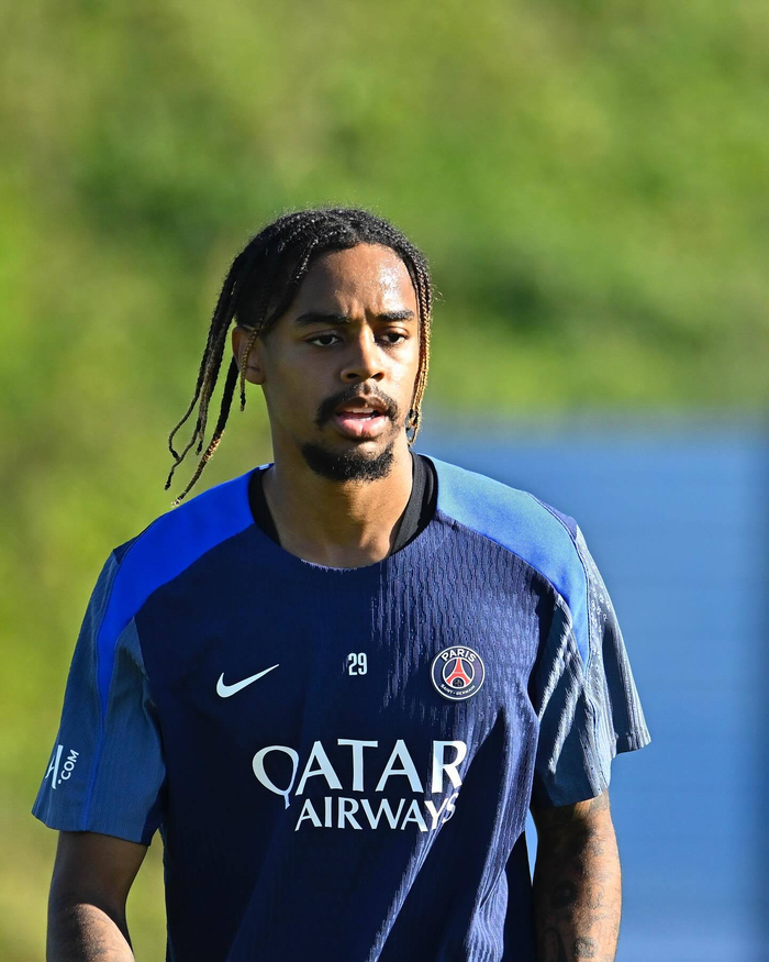 巴黎圣日耳曼擒下巴黎圣日耳曼势不可挡的简单介绍